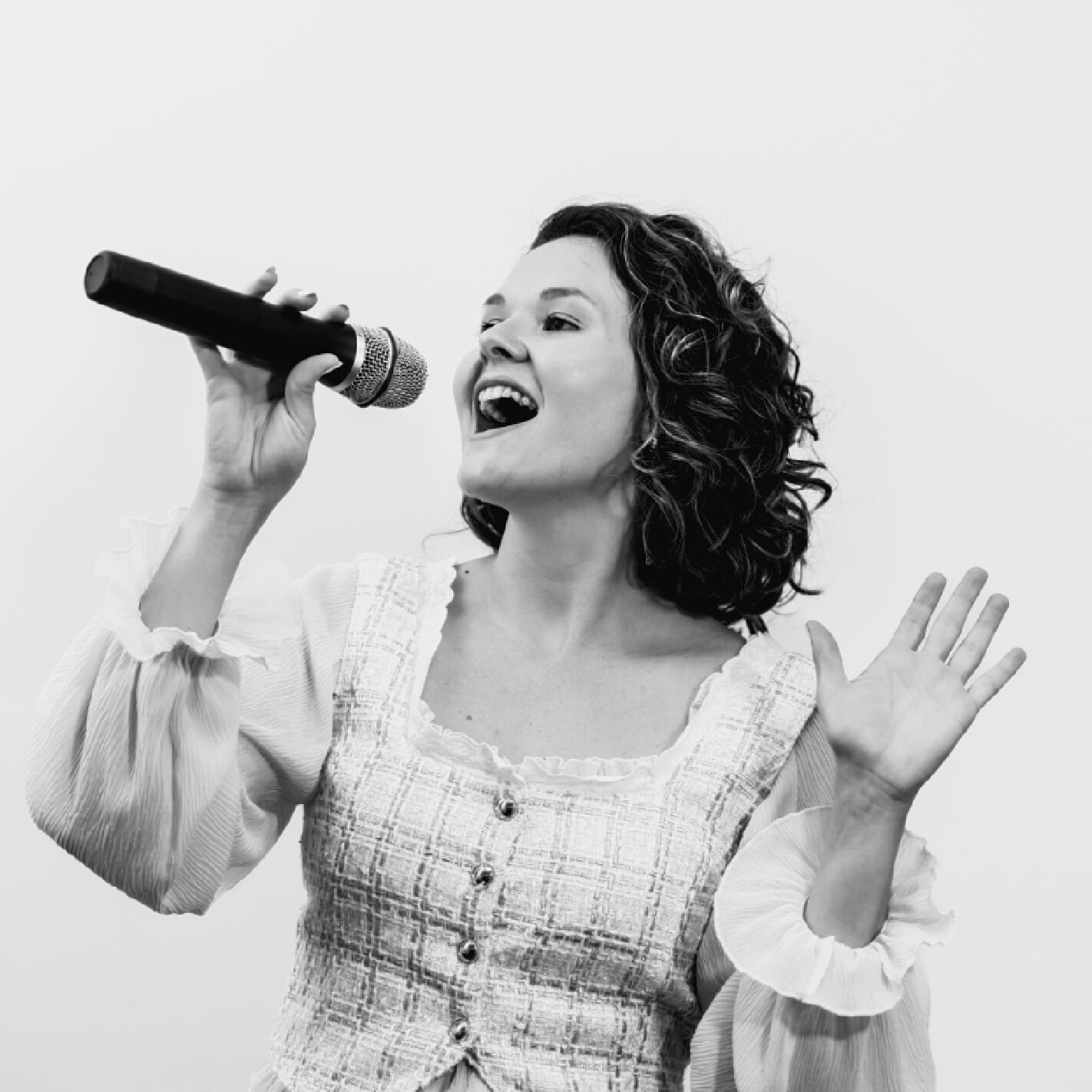 yamaha-music-school-ljubljana-glasbena-sola-japan-piano-center-ucenje-tecaj-petje-class-vocals-ajda-stina-turek-2